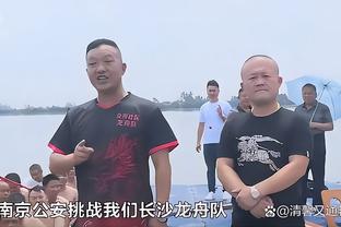 驱逐出场！哈维2分钟内先后吃到黄牌和直红